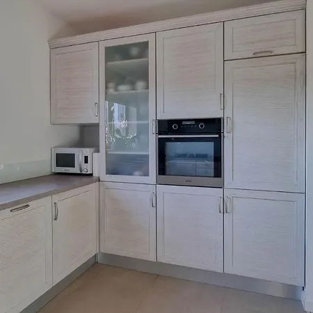 Doris A6 Apartament *